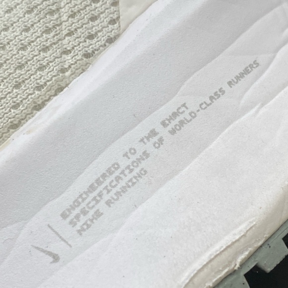 Nike Women's White Metallic Air Zoom Pegasus 38 Athletic Trainer CW7358-100 - Picture 12 of 13